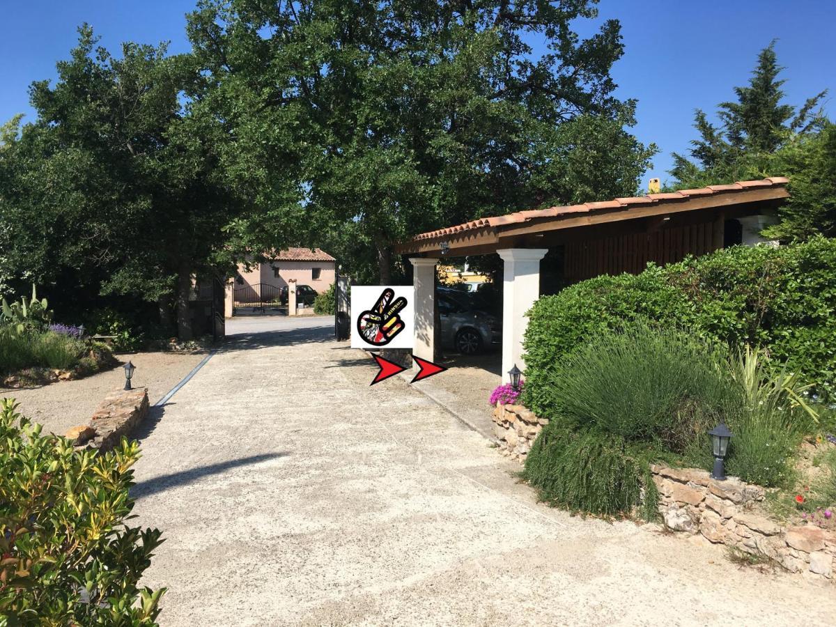 Les Chenes Chez Jo Et Aime Bed & Breakfast Régusse Екстериор снимка
