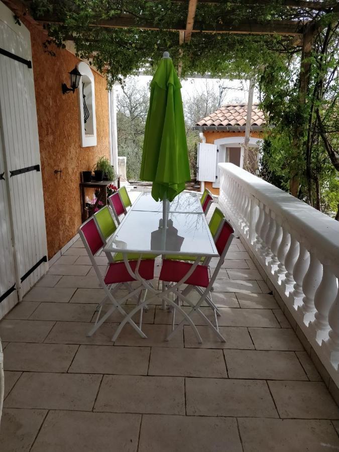 Les Chenes Chez Jo Et Aime Bed & Breakfast Régusse Екстериор снимка