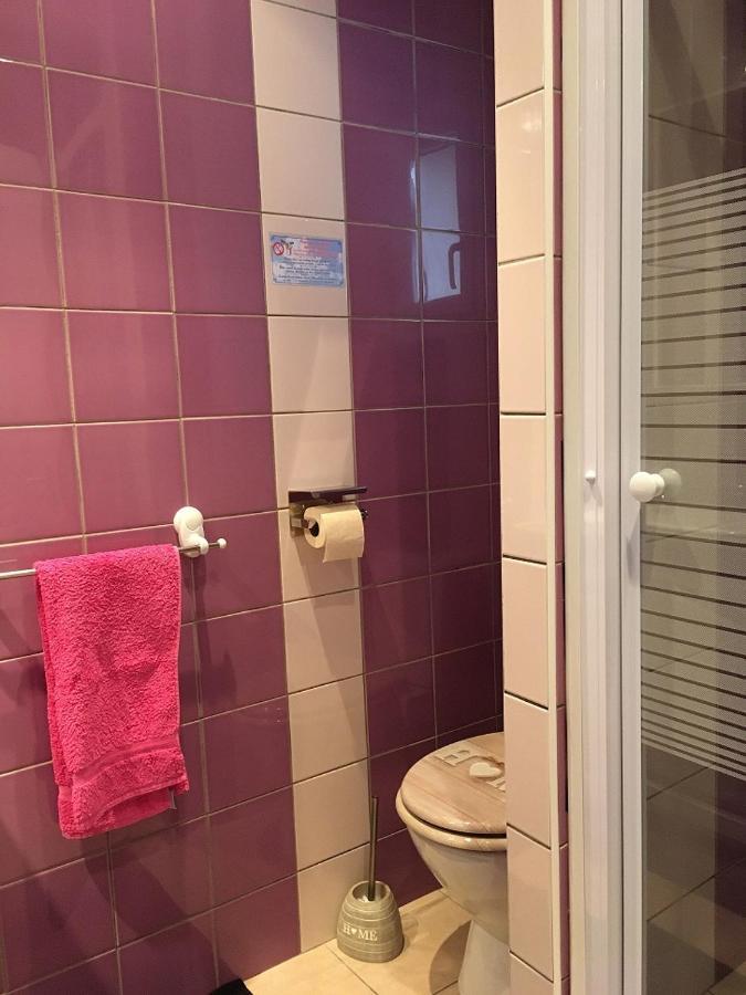 Les Chenes Chez Jo Et Aime Bed & Breakfast Régusse Екстериор снимка