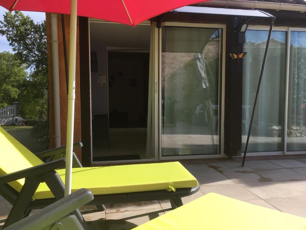 Les Chenes Chez Jo Et Aime Bed & Breakfast Régusse Екстериор снимка